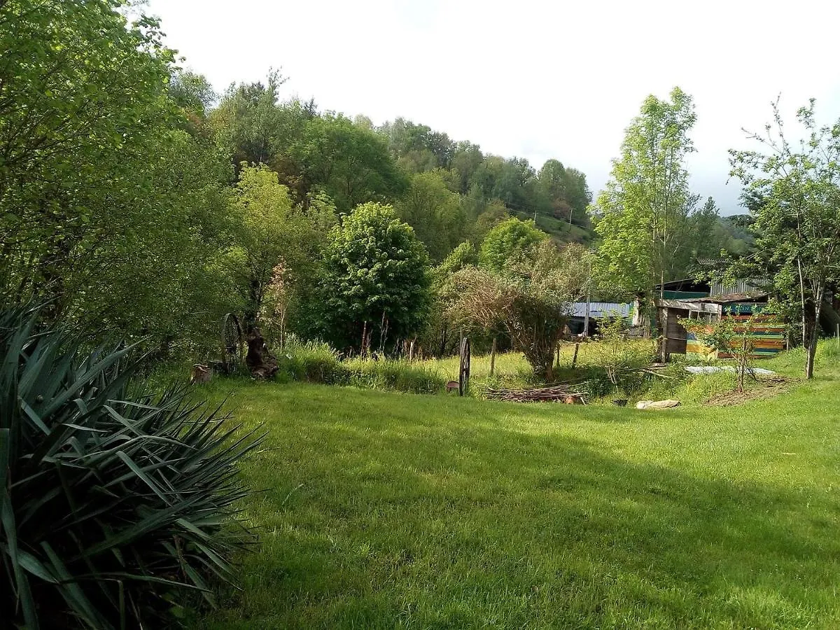 Homestay La Maison Du Bonheur Chez Yann Humblet Moulis France